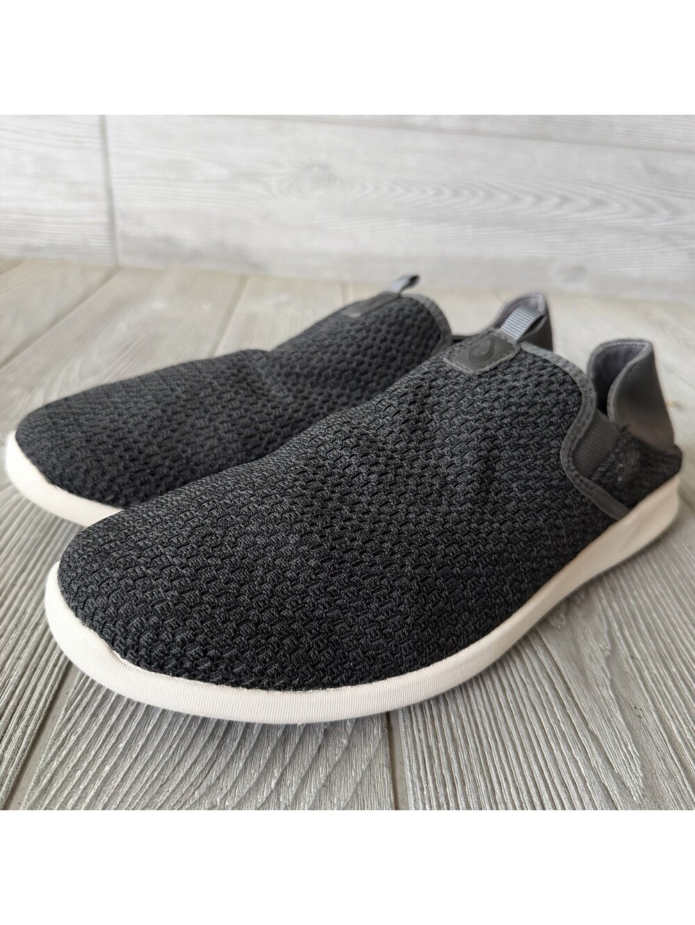 Olukai Alapa Men’s 9 Black Gray Slip On Mesh Sneakers Shoes Boat Ocean Beach
